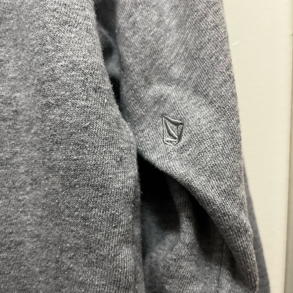 Volcom Sweater - Picture 5 of 5